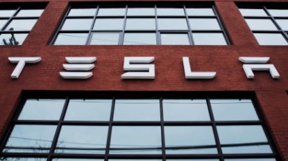 Tesla Motors discloses $1.1 bln in third-quarter cash needs