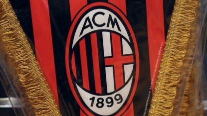 Berlusconi signs deal to sell full AC Milan stake