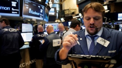 Wall St near record highs as oil, tech stocks lift