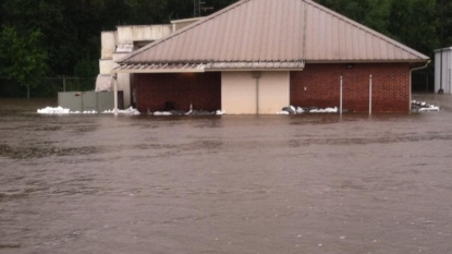 Trump tours flooded Louisiana, Obama to visit next week