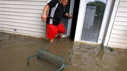 8 dead, 20000 rescued in historic Louisiana flood