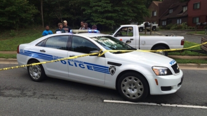 3 shot in Charlotte robbery, police chase over 2 counties