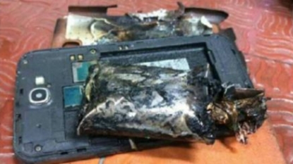 Indian airline says Samsung Note 2 emitted smoke in plane