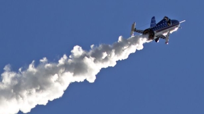 Stuntman successfully completes Evel Knievel canyon jump in US