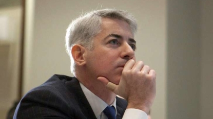 Activist investor Ackman buys 10 percent of Chipotle