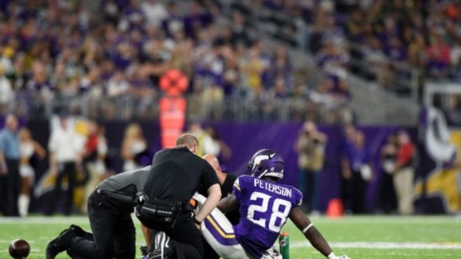 Adrian Peterson To Have Surgery, Could Miss Rest Of Season