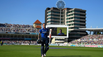 Alex Hales helps destroy Pakistan in record-breaking win for England