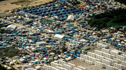 Sarkozy demands Jungle migrant camp moves from Calais to the UK