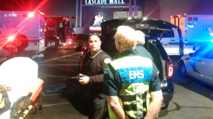 Authorities: 2 injured in shooting at mall north of Seattle