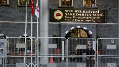 Auto bomb attack on Turkey ruling party wounds 48