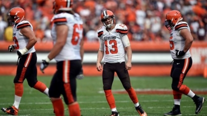 Browns quickly running out quarterbacks after McCown hurt