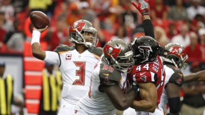 Bucs’ Jameis Winston rebounds from early mistake to lead Bucs