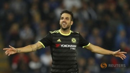 Cesc Fabregas Guides Chelsea Past Leicester City