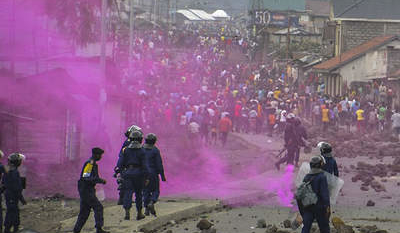 Chaos as 17 killed in violent clashes over political vacuum in Congo