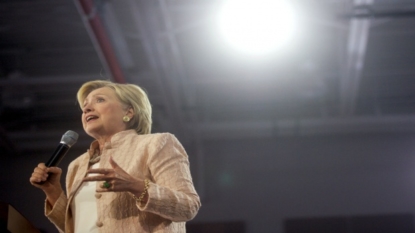 Clinton Wants To Move Past Email Scandal, But Voters Can’t Seem To