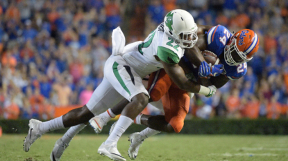 Del Rio hurts knee, No. 23 Florida blanks North Texas 32-0