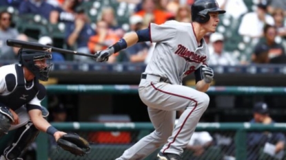 Dozier’s two-run single helps Twins beat Tigers, 5-1