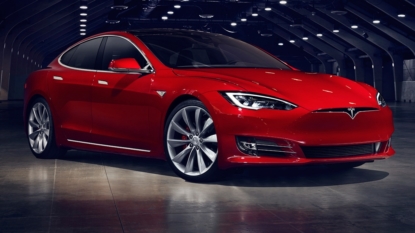 Elon Musk to reveal autopilot improvements for Tesla on Sunday