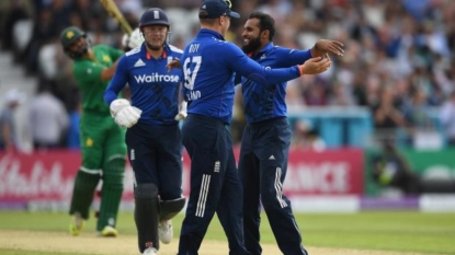 England set new one-day record of 444-3 against Pakistan