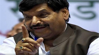 Feud in Yadav family ends,Shivpal’s portfolios restored