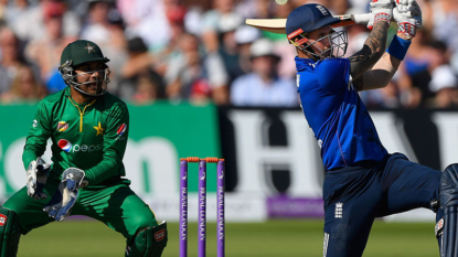 England beat Pakistan to lead ODI series by 4-0