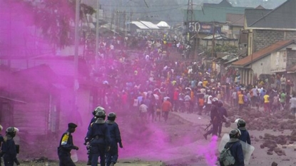 Thousands protest postponement of presidential election in Congo