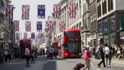 British retail sales hold up better than thought in August