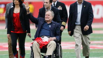 George HW Bush to vote for Clinton, reports say