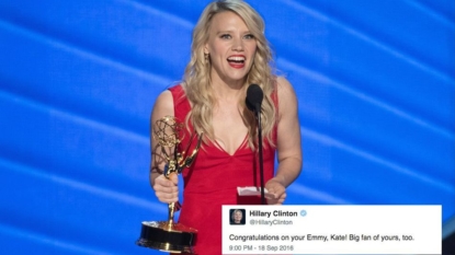 Hillary Clinton congratulates Kate McKinnon on Emmy win