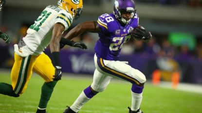 Vikings RB Peterson tears meniscus in knee