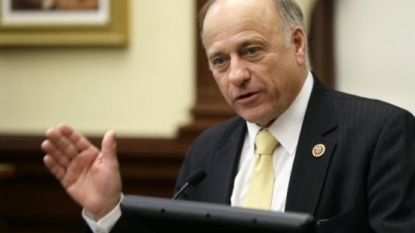 Iowa GOP Rep. King says QB’s protest ‘sympathetic to ISIS’