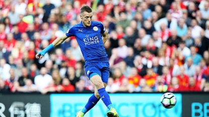 Leicester shine on Champions League debut