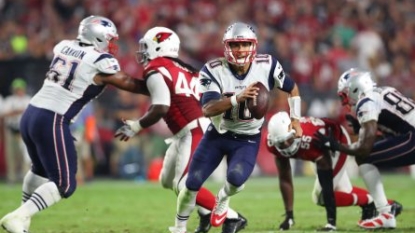 Patriots fan wears creepy, realistic Tom Brady mask to Pats-Cards game