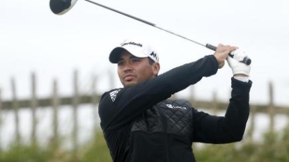 Johnson shares lead at Tour Championship