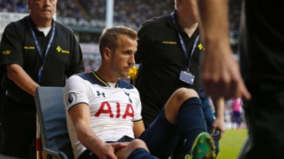 Tottenham to assess Harry Kane’s ankle injury after Sunderland win