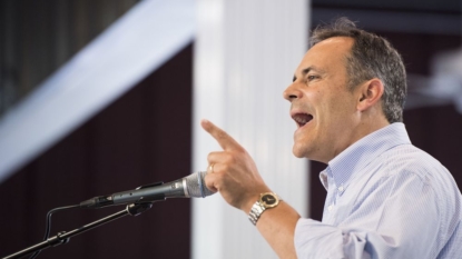 Kentucky governor: Clinton presidency may lead to bloodshed