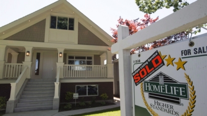 Luxury-home sales in Vancouver plunge on foreign-buyer surcharge