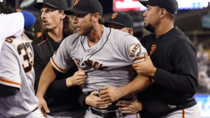 Dodgers poke fun at Madison Bumgarner with #DontLookAtMe T-shirts