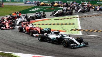 Hamilton’s poor start gifts Rosberg Italian Grand Prix