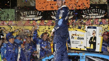 Martin Truex Jr. holds off Kevin Harvick to win Bojangles’ Southern 500