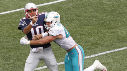 Patriots don’t plan to sign quarterback despite Jimmy Garoppolo injury, report says