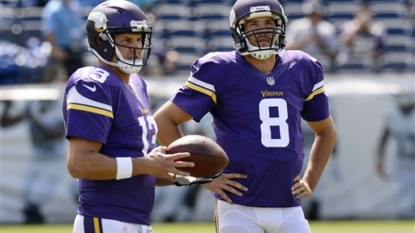 Sam Bradford vs. Shaun Hill: Updates on Vikings’ QB Battle