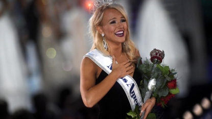 Miss Arkansas Savvy Shields Crowned Miss America 2017