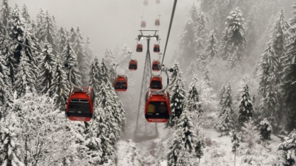 45 people stuck overnight in cable cars at Mont Blanc