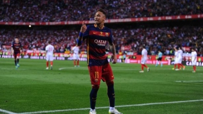 Neymar was close to Manchester United move before signing new Barcelona contract