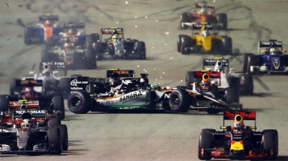 Rosberg wins Singapore GP; retakes lead over Hamilton in title race