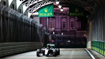 Rosberg grabs pole position for Singapore GP