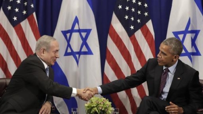 Obama tells Netanyahu of USA concern on settlements, urges peace