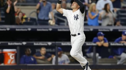 Off bench, Ellsbury & Gregorius power Yanks past Dodgers 3-0