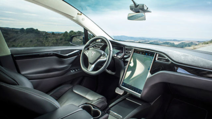 Tesla update halts automatic steering if driver inattentive